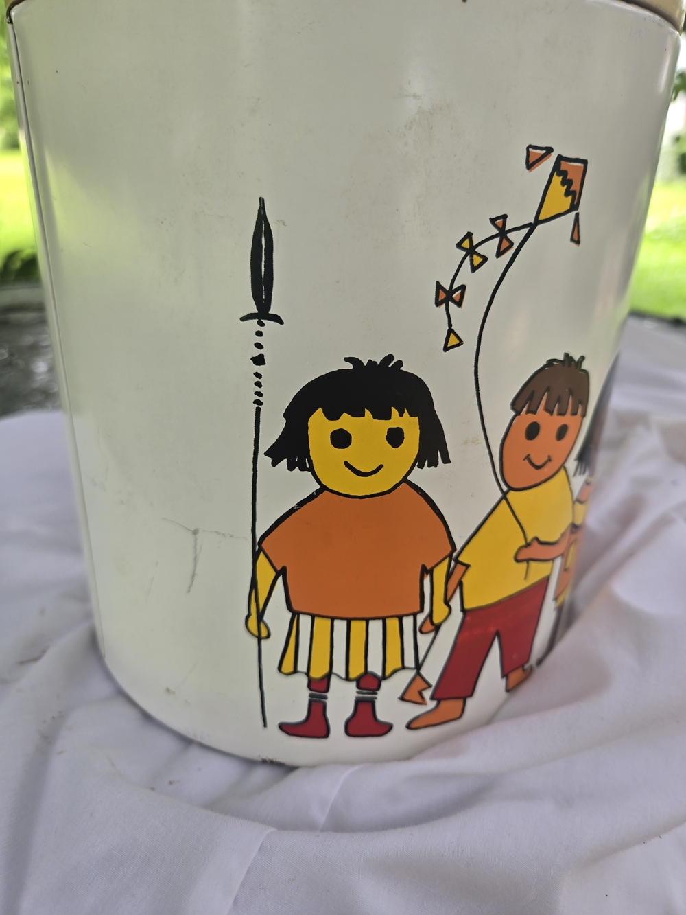 Retro Kids Balloon Cookie Tin - Cream, Yellow & Orange - Picture 5 of 10